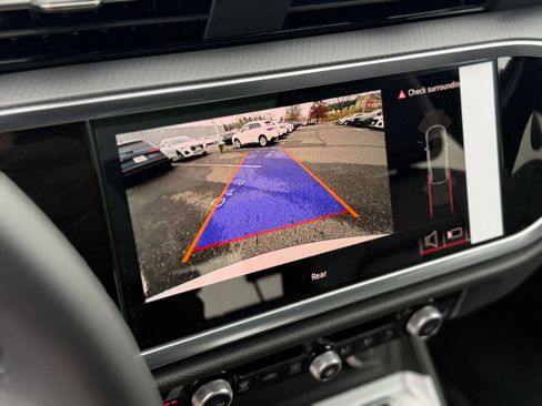 New 2025 Audi Q3 2.0T Premium image 25