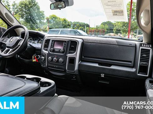 Used 2024 RAM 1500 Classic SLT AWD/4WD image 28