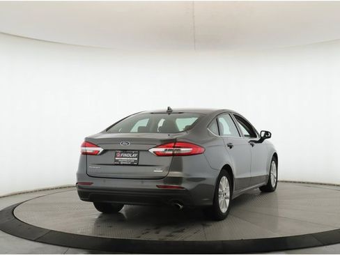 Used 2020 Ford Fusion SE image 7