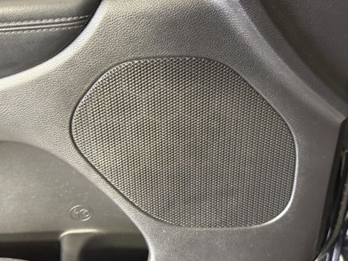 Used 2018 Jeep Grand Cherokee Altitude image 16