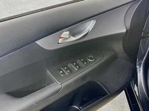 Used 2023 Kia Forte LXS FWD image 18
