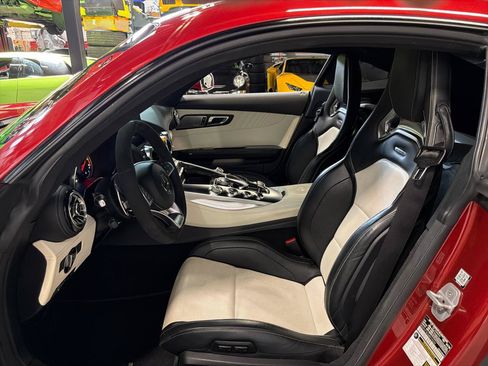 Used 2018 Mercedes-Benz AMG GT S image 19