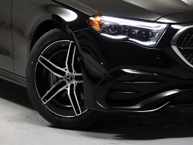 Used 2026 Mercedes-Benz E 450 4MATIC Sedan image 3