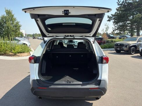 Used 2024 Toyota RAV4 XLE AWD/4WD image 17