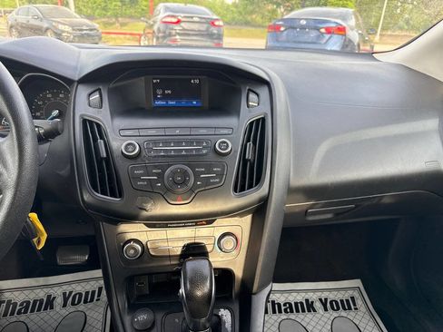 Used 2018 Ford Focus SE image 16