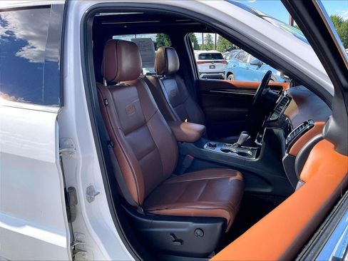 Used 2021 Jeep Grand Cherokee Overland AWD/4WD image 10