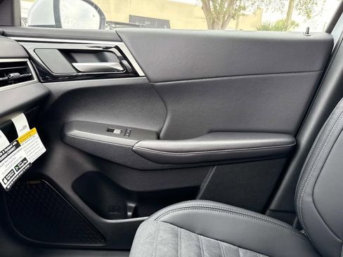 New 2026 Mitsubishi Outlander SE FWD image 25