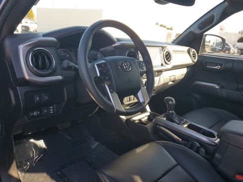Used 2022 Toyota Tacoma Limited image 12