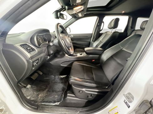 Used 2022 Jeep Grand Cherokee Laredo X image 20