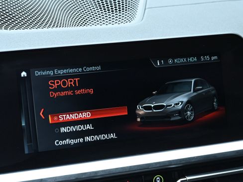 Used 2020 BMW 330i xDrive Sedan w/ M Sport Package AWD/4WD image 29