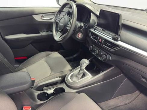 Used 2024 Kia Forte LXS w/ LXS Technology Package image 12