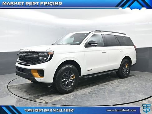 New 2026 Ford Expedition Tremor image 1
