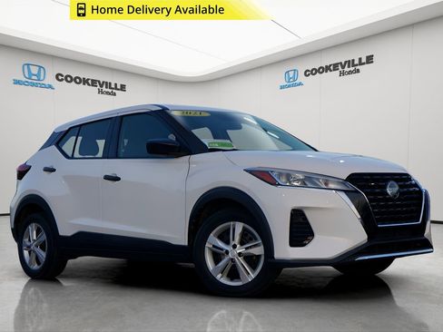 Used 2021 Nissan Kicks S FWD image 1