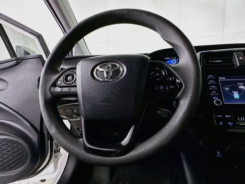 Used 2020 Toyota Prius LE FWD image 15