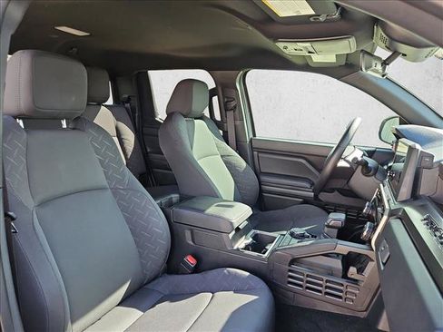 Used 2025 Toyota Tacoma SR5 AWD/4WD image 19