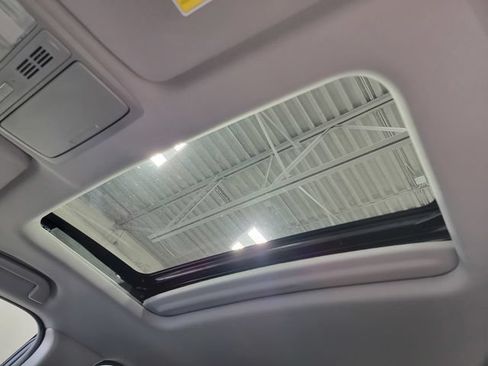 Used 2022 Honda CR-V Touring image 30