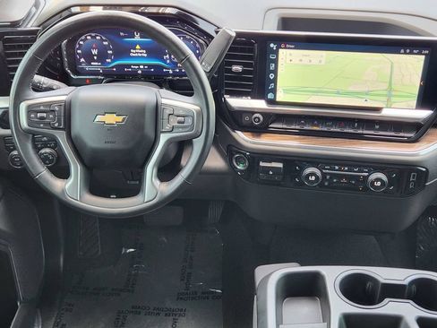 Used 2025 Chevrolet Silverado 1500 LT AWD/4WD image 26