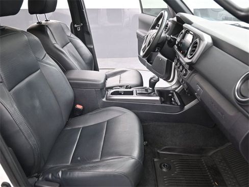 Used 2019 Toyota Tacoma TRD Off-Road image 24