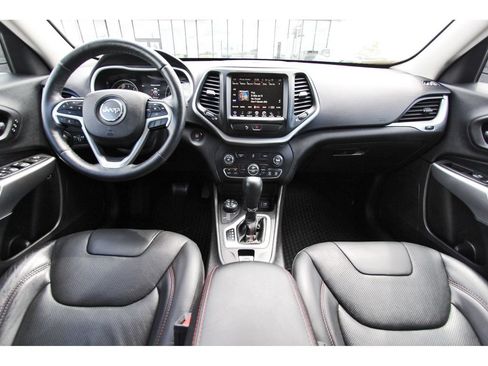 Used 2018 Jeep Cherokee Trailhawk w/ Quick Order Package 25L AWD/4WD image 10