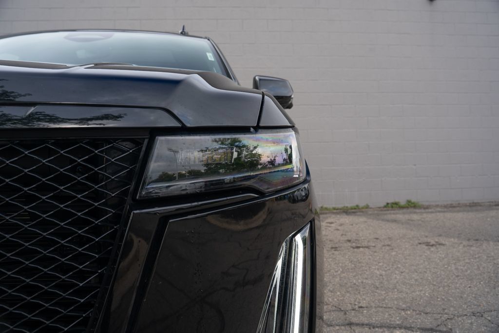 Used 2023 Cadillac Escalade Sport Platinum w/ Heavy-Duty Trailer Package AWD/4WD image 11