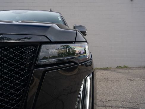 Used 2023 Cadillac Escalade Sport Platinum w/ Heavy-Duty Trailer Package AWD/4WD image 11