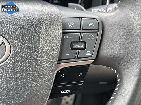 Used 2025 Toyota Camry SE image 18