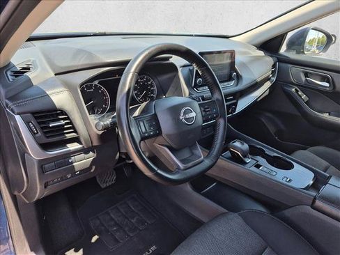 Used 2025 Nissan Rogue SV FWD image 10