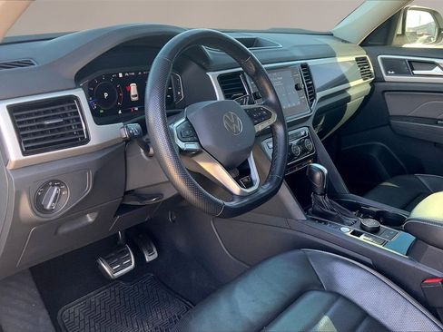 Used 2022 Volkswagen Atlas SEL Premium image 14