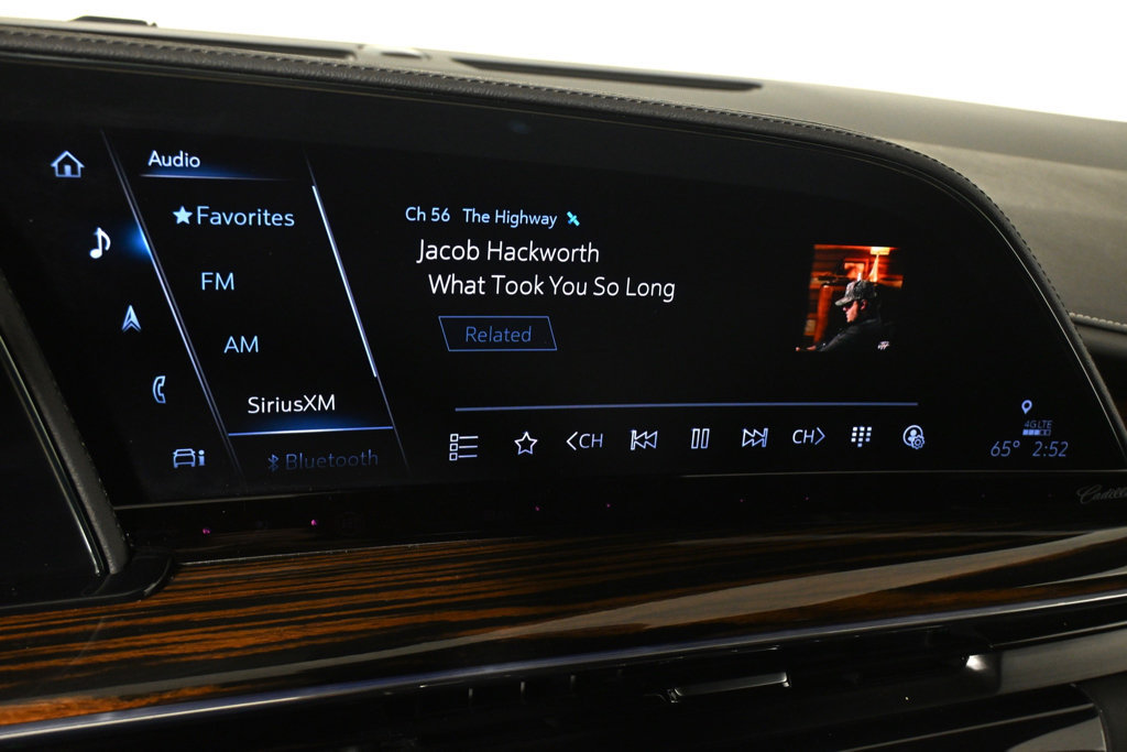 Used 2023 Cadillac Escalade Premium Luxury AWD/4WD image 30
