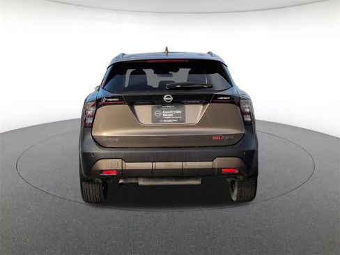 Used 2025 Nissan Kicks SR image 6
