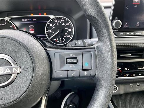 Certified 2023 Nissan Rogue SV image 23