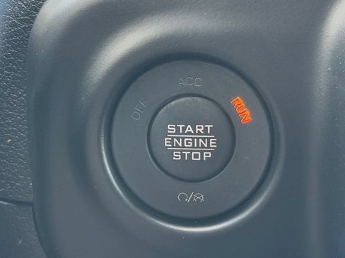 Used 2022 Jeep Wrangler Unlimited Rubicon 4xe AWD/4WD image 15