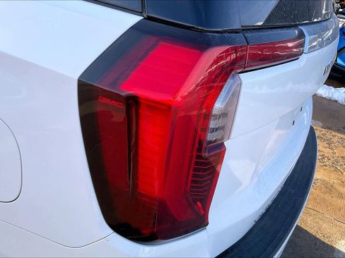 Certified 2025 GMC Yukon Denali image 28