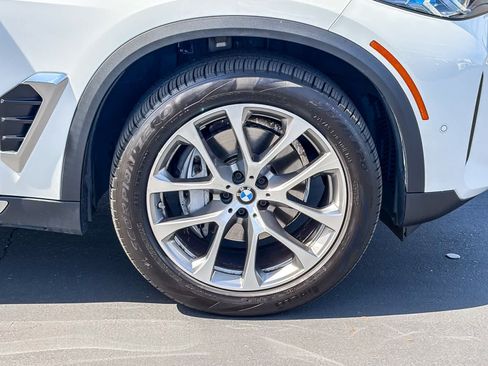 Used 2024 BMW X5 xDrive40i w/ Premium Package AWD/4WD image 9