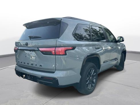 Used 2024 Toyota Sequoia Platinum image 5
