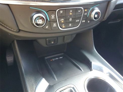 Certified 2023 Chevrolet Traverse LT image 27