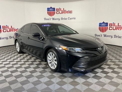 Used 2018 Toyota Camry LE image 1