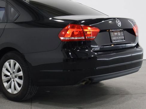 Used 2013 Volkswagen Passat Wolfsburg Edition image 10