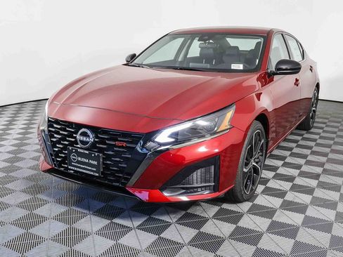 New 2025 Nissan Altima 2.5 SR image 3