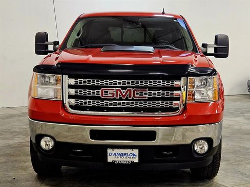 Used 2013 GMC Sierra 2500 SLT w/ Suspension Package, Off-Road AWD/4WD image 3