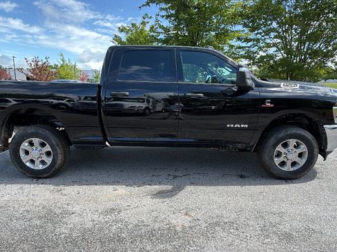 New 2026 RAM 2500 Big Horn AWD/4WD image 7