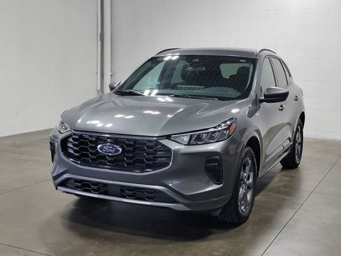 Used 2023 Ford Escape ST-Line AWD/4WD image 2
