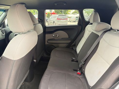 Used 2016 Kia Soul FWD image 20
