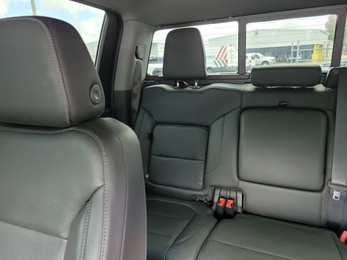 Used 2020 GMC Sierra 2500 SLT w/ SLT Premium Plus Package AWD/4WD image 10