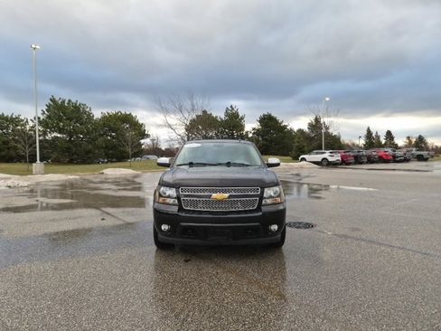 Used 2013 Chevrolet Avalanche LTZ image 2