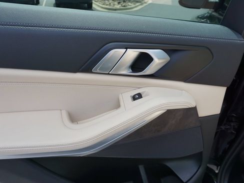 Used 2022 BMW X5 sDrive40i w/ M Sport Package RWD image 23