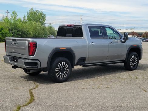 New 2026 GMC Sierra 2500 Denali Ultimate AWD/4WD image 7