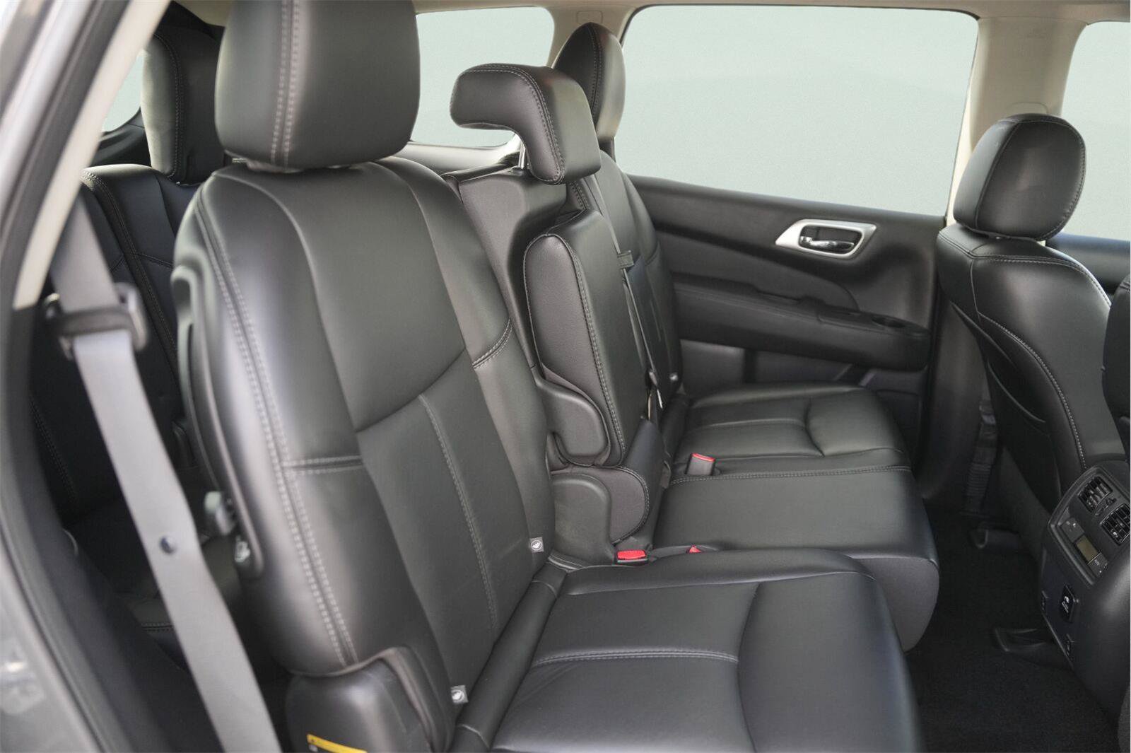 Used 2017 Nissan Pathfinder SL w/ SL Premium Package FWD image 19