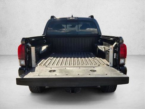 Used 2018 Toyota Tacoma SR5 RWD image 6