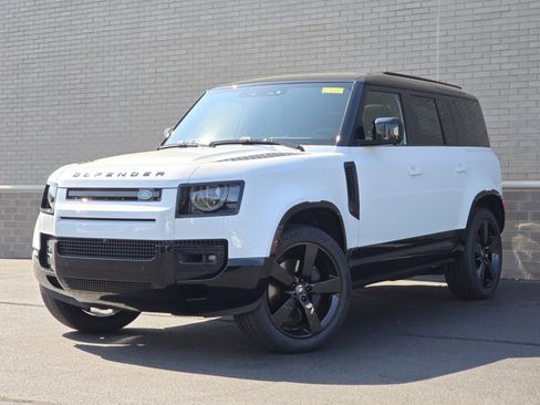 Used 2025 Land Rover Defender 110 X-Dynamic SE image 1
